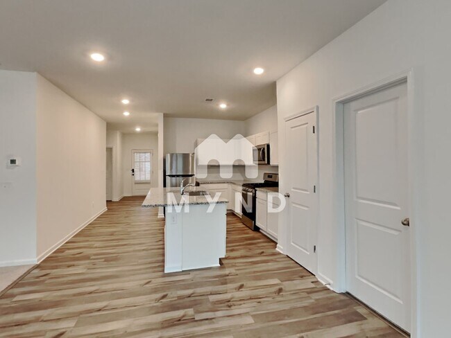 Building Photo - 2073 Boxwood Circle SE