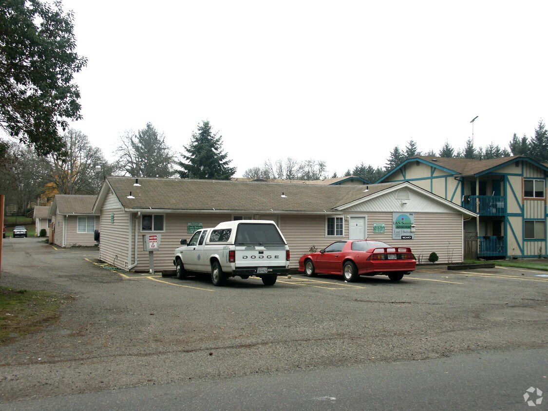 Building Photo - L & S Sunrise Apartments