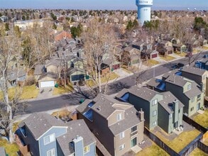 Building Photo - Environs