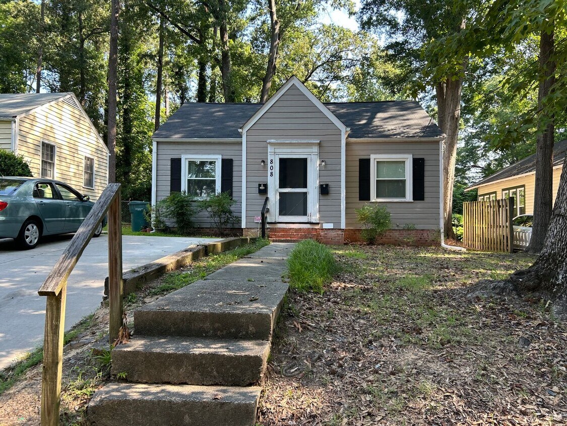 Foto principal - 808 W Markham Ave
