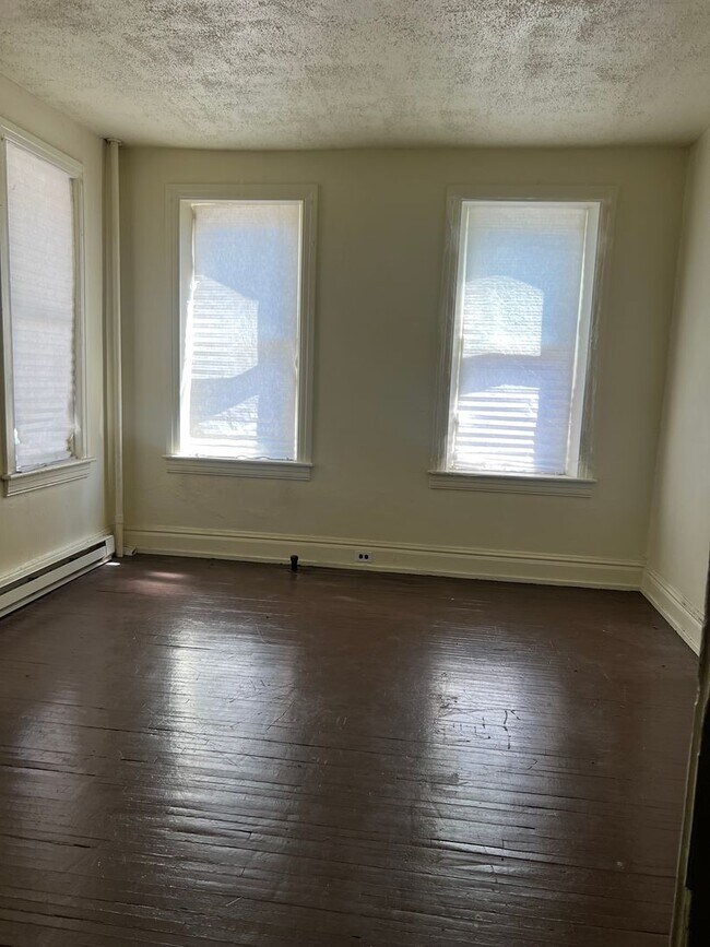 Building Photo - 24 N Hartley St