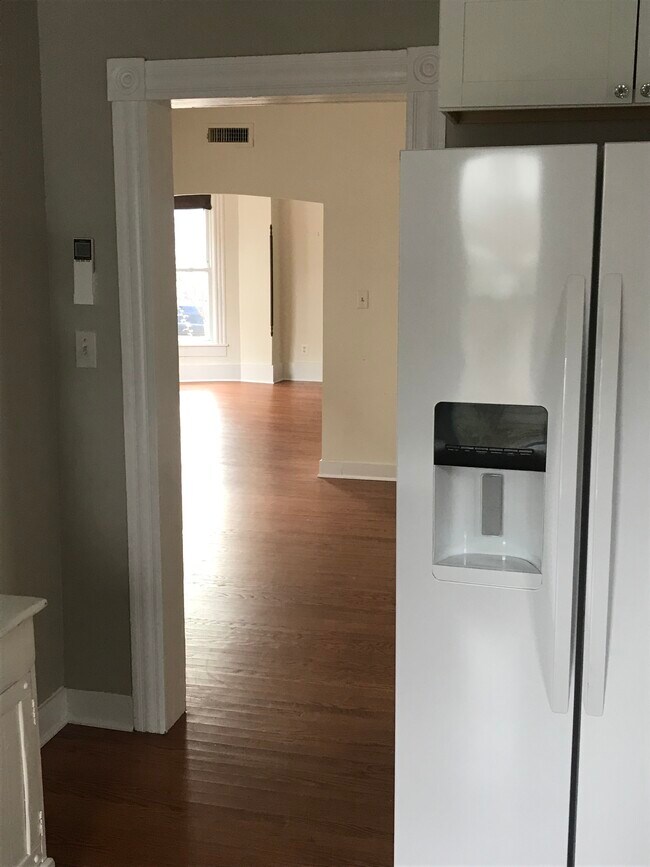 Building Photo - 216 S Aurora St