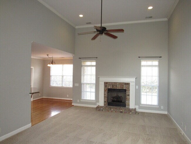 Building Photo - 125 Dalton Cir