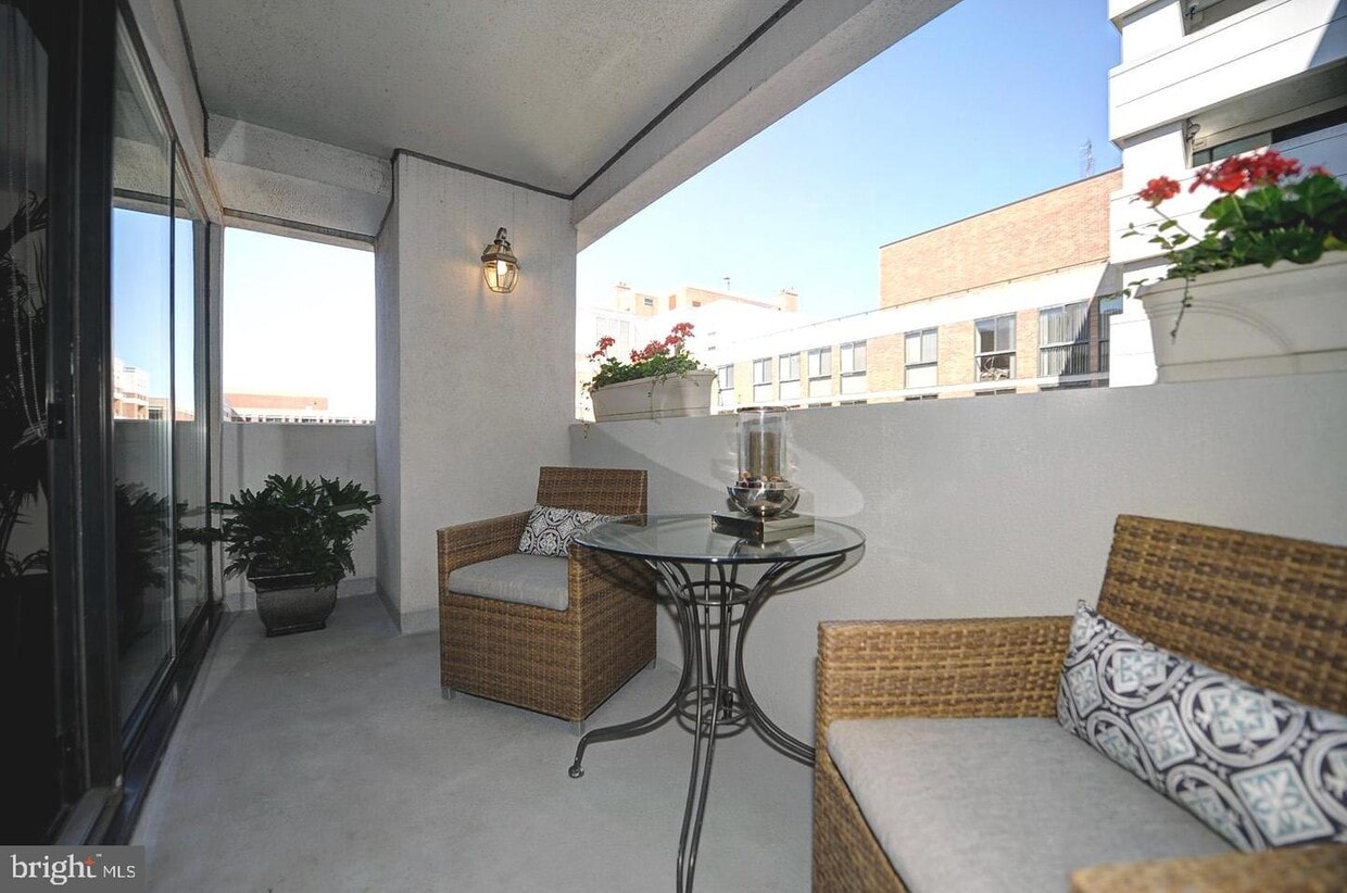 Primary Photo - 2311 M St NW