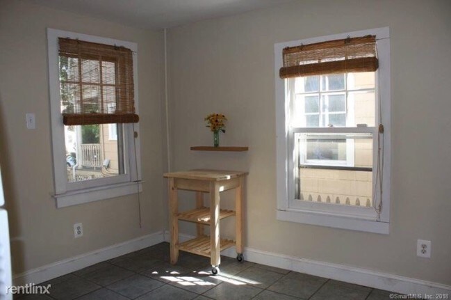 Building Photo - 2 br, 1 bath Apartment - 82 East Pearl Street