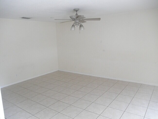 Foto del edificio - 876 Summit Lake Dr