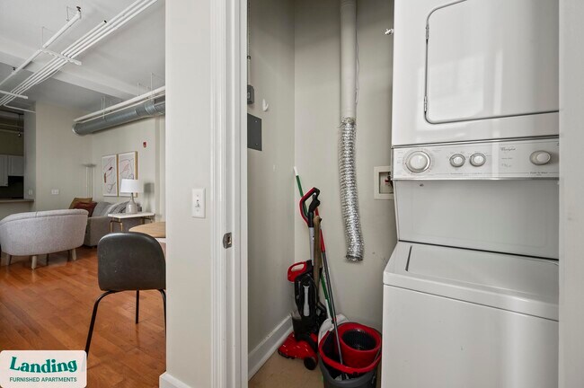 Building Photo - 211 Union St