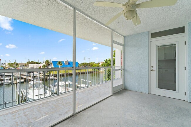 Foto del edificio - 108 Paradise Harbour Blvd