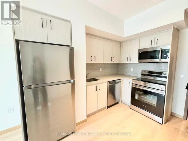 Photo du bâtiment - 3421 Sheppard Ave E
