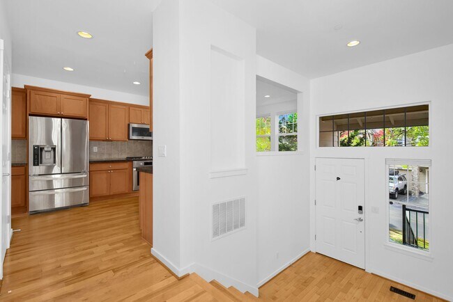 Foto del edificio - 1904 16th Ln NE