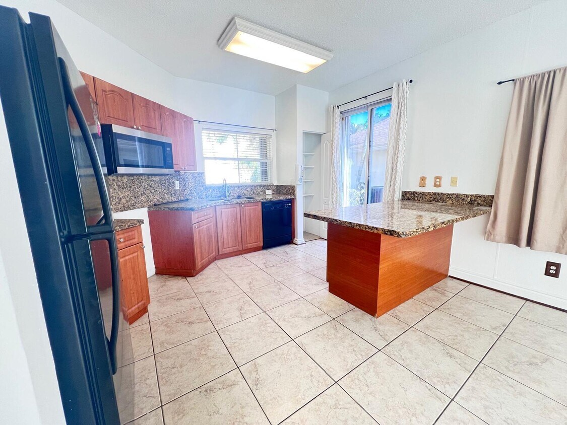 Primary Photo - 170 NW 207th Way