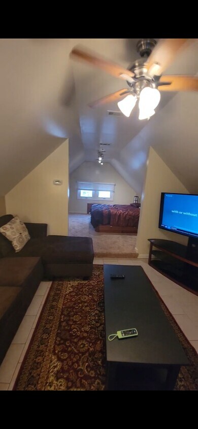 Foto del edificio - 2045 Waterbury Rd