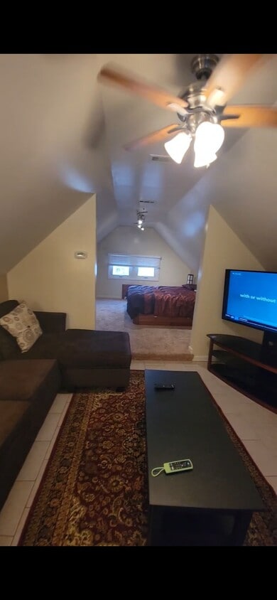 Building Photo - 2045 Waterbury Rd