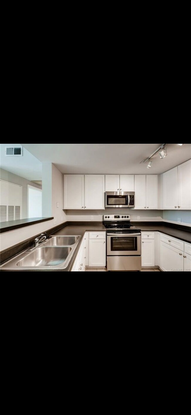 Foto del edificio - 1315 East Blvd