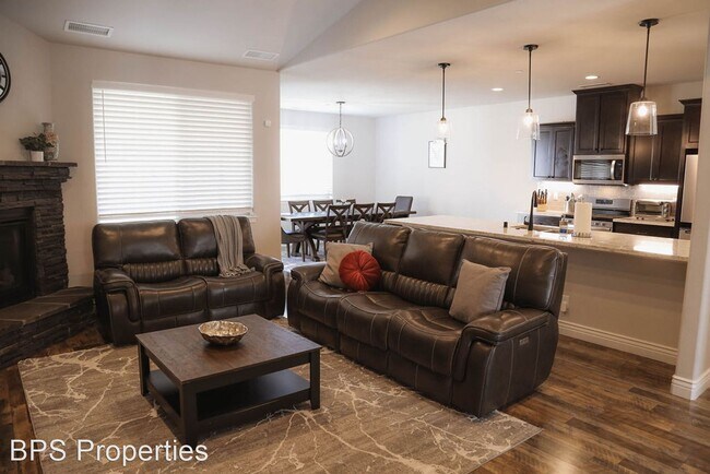 Foto del edificio - 3 br, 2 bath House - 1658 Desert Spring Place