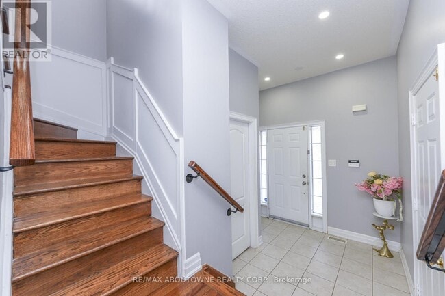 Photo du bâtiment - 32 Lockheed Crescent