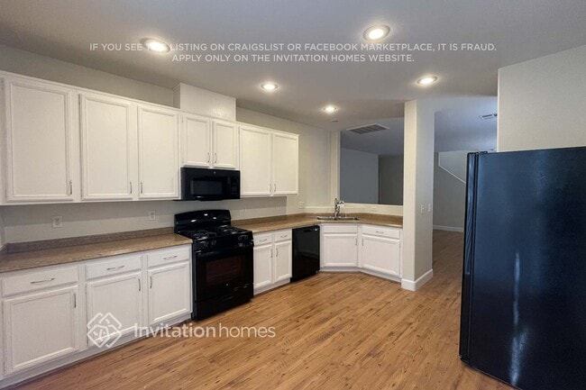 Building Photo - 3963 Indian Gold St