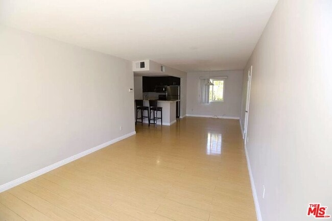 Foto del edificio - 4405 Matilija Ave