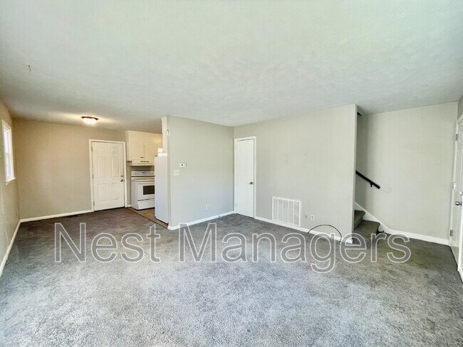 Building Photo - 830 Pilot Ave