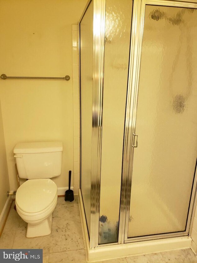 12225 Fairfield House Dr Unit 102C, Fairfax, VA 22033 Room for Rent