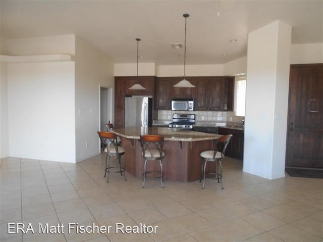 Building Photo - 3 br, 2 bath House - 5642 E View Parkway