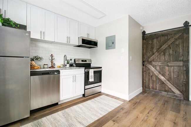 Building Photo - 809 Weldona Ln