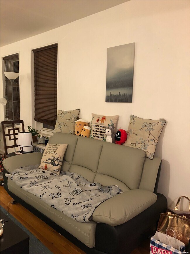 Building Photo - 140-18 Burden Crescent