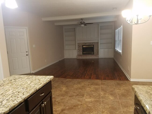 Building Photo - Gorgeous two-story four-bedroom home in Po...