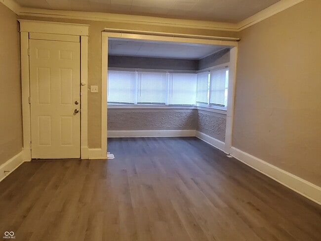 Foto del edificio - 350 S Oxford St