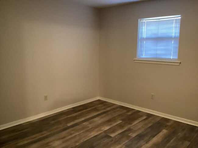 Foto del edificio - 4902 Free Ferry Rd