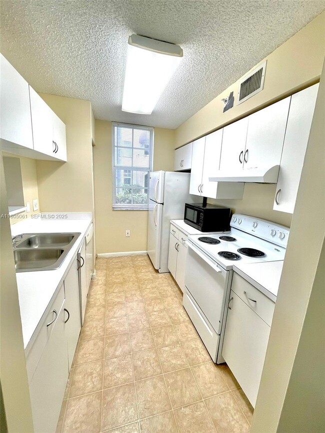 Building Photo - 2163 Renaissance Blvd