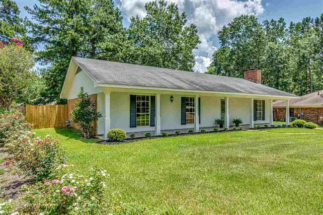 Building Photo - 149 Forest Ridge Dr