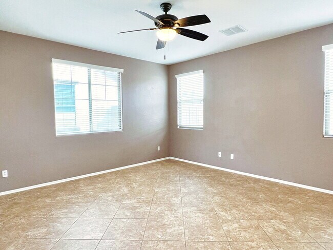 Building Photo - 113 E Palomino Dr