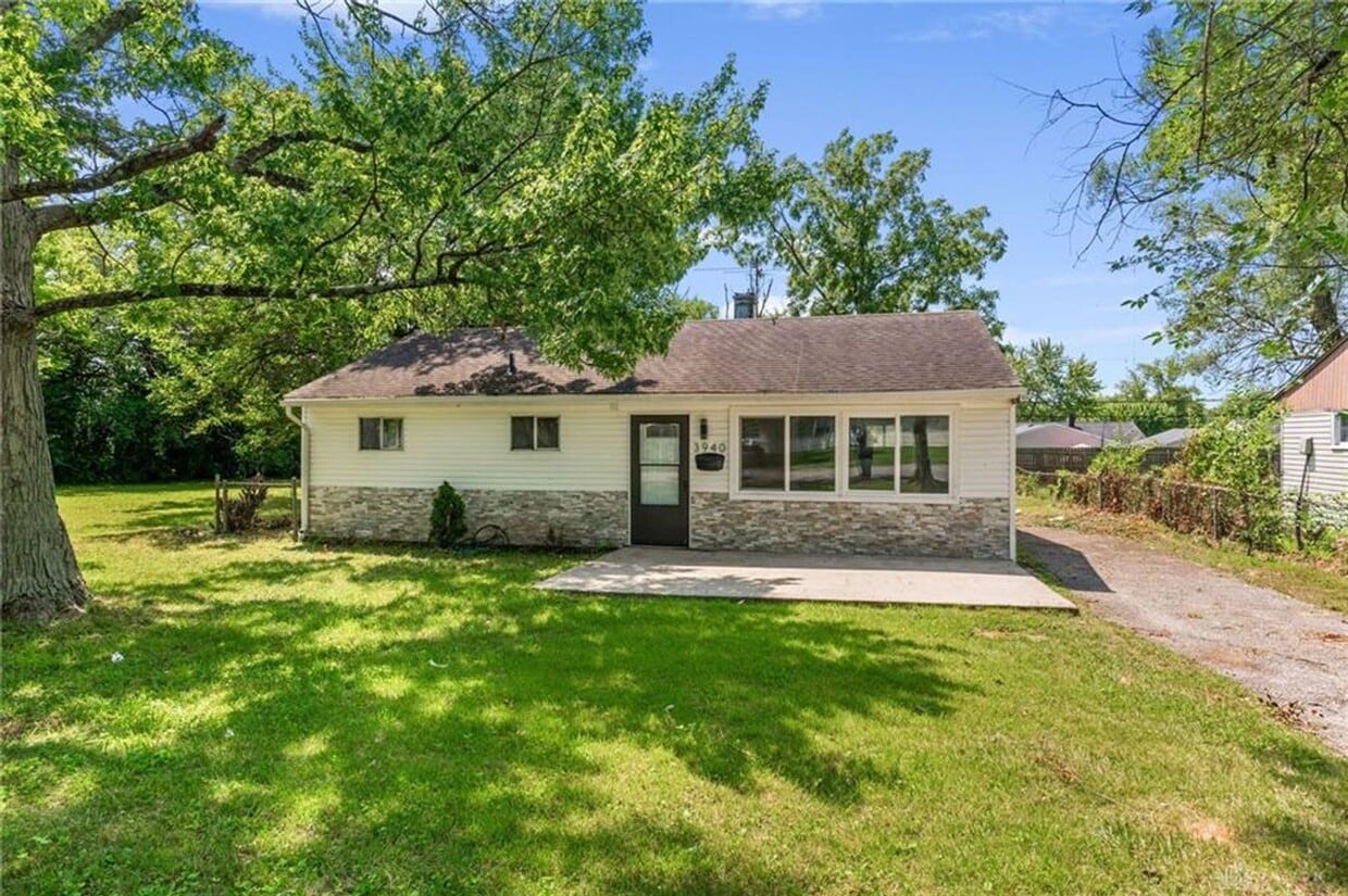 Foto principal - Charming Ranch-Style Home for Rent