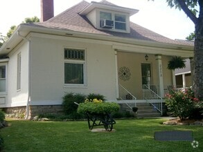 Building Photo - 2213 10th Ave S