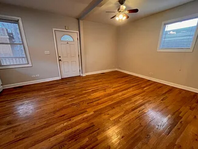 Foto del edificio - 1513 W Erie St