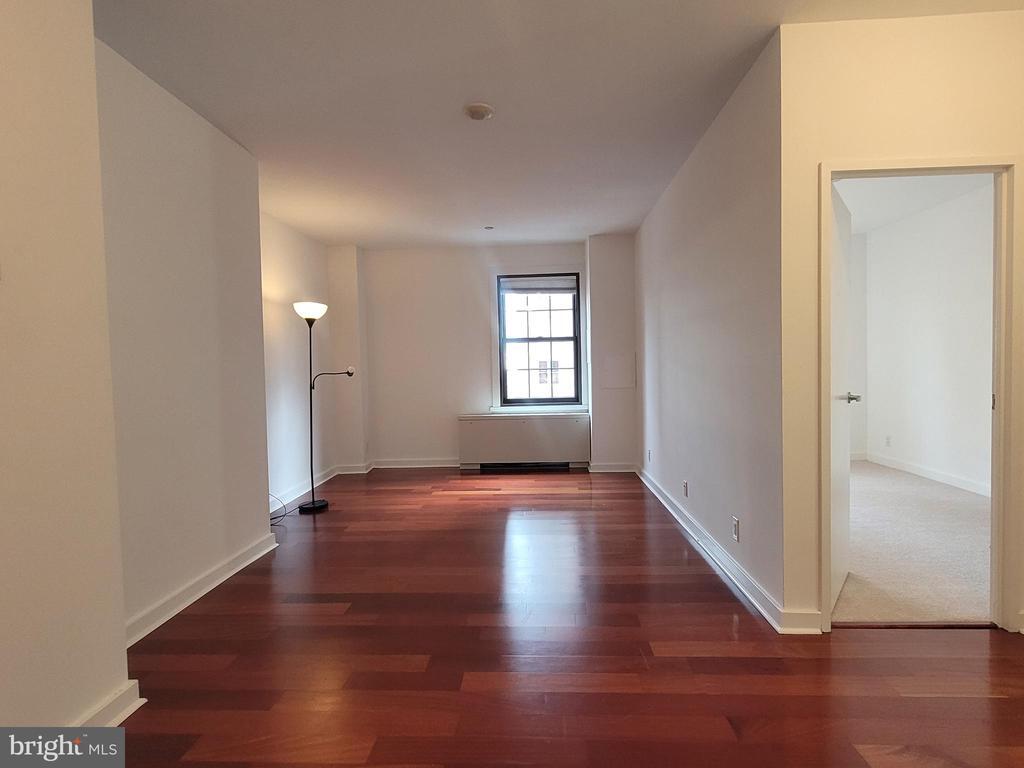 Primary Photo - 219-29 S 18th St