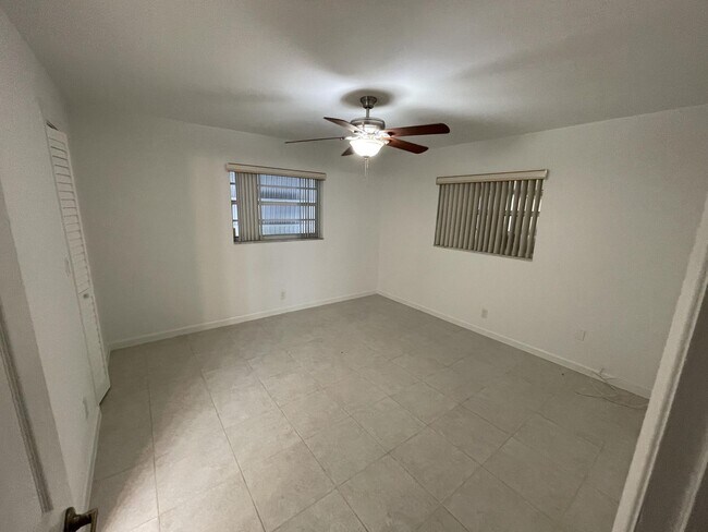 Foto del edificio - 2303 SW 20th Way