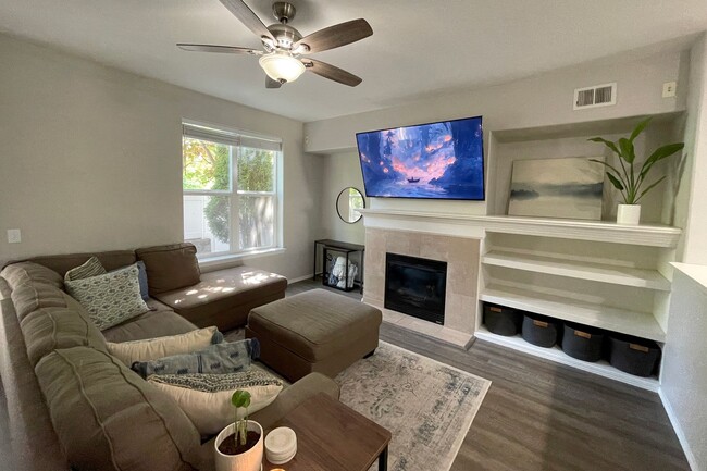Foto del edificio - Stunning Forest Heights Home with Washer/D...