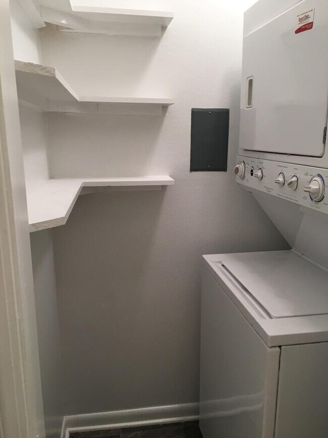 Foto del edificio - 5242 Butter Creek Ln.