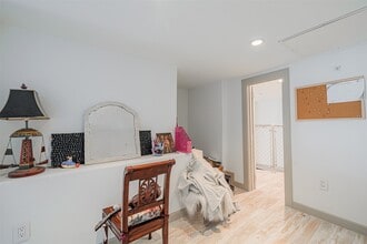 Building Photo - 1901 Post Oak Blvd