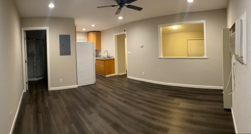 Primary Photo - 8 Panoramic Ave
