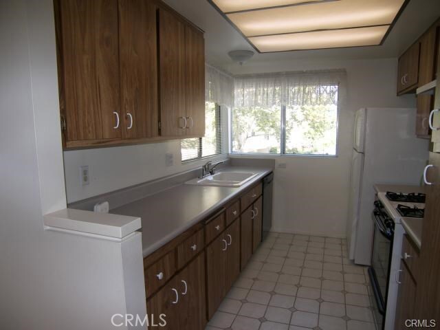 Building Photo - 16 Clearbrook