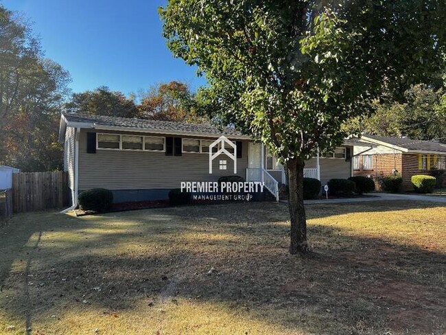 Building Photo - $500 OFF FIRST MONTHS RENT!