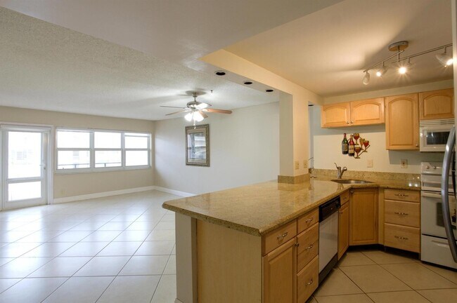 Foto del edificio - 401 Golden Isles Dr