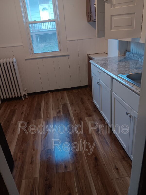 Foto del edificio - 552 Highland Ave