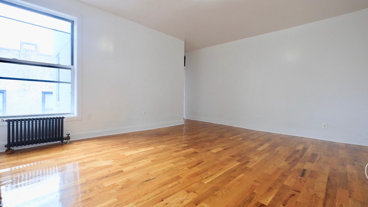 Foto principal - 850 Riverside Dr