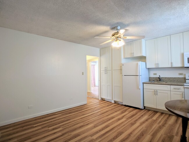 Building Photo - Partly Furnished 1-Bedroom 1 Bath with No ...