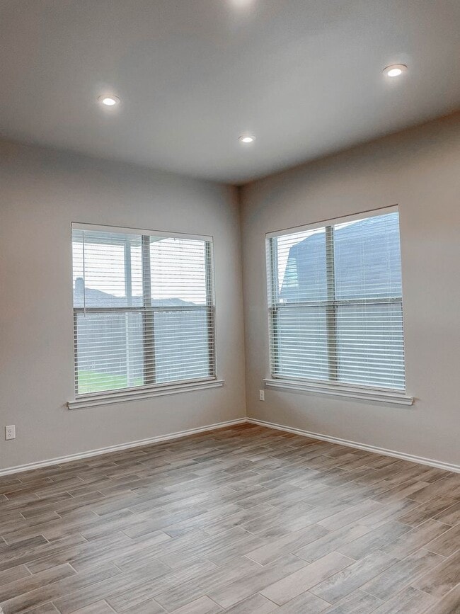 Foto del edificio - 4 Bed 2.5 Bath Cooper ISD