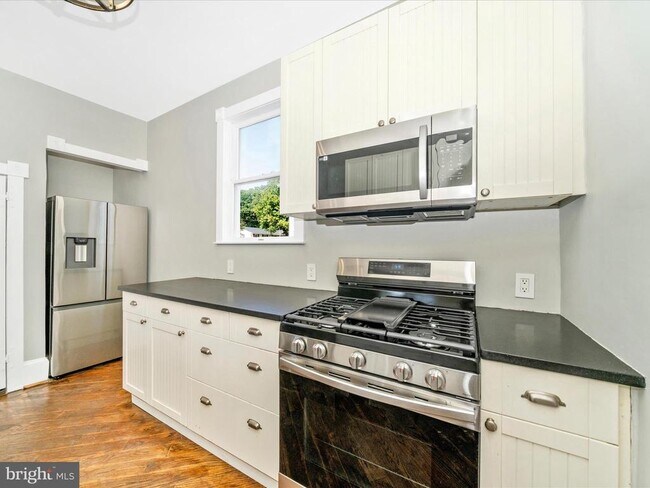 Foto del edificio - 419 Reading Ave